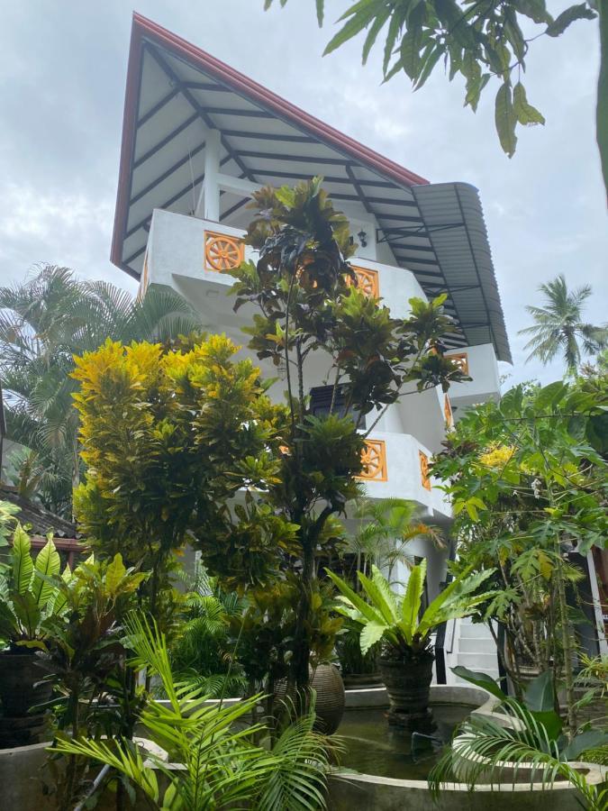 Una Beach Hotel & Olu Cafe Unawatuna Exteriör bild