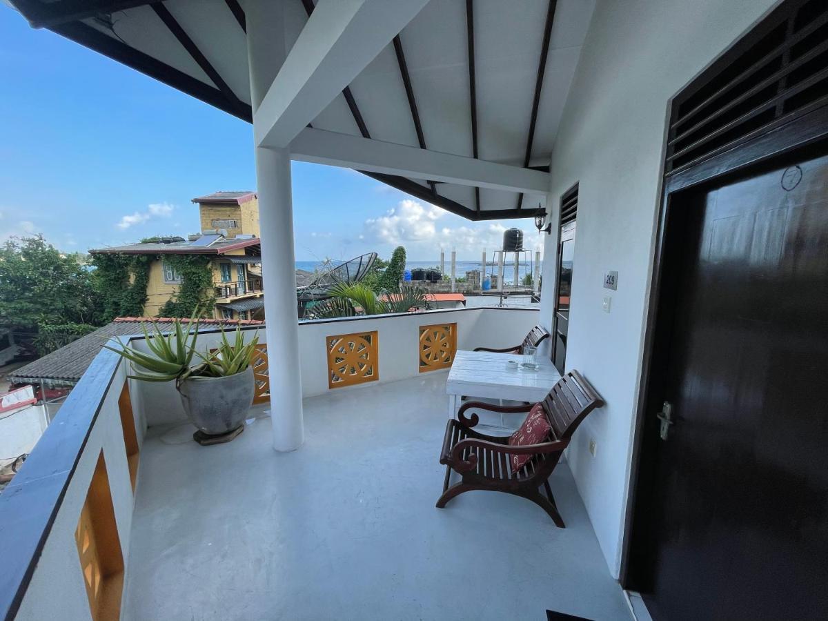 Una Beach Hotel & Olu Cafe Unawatuna Exteriör bild