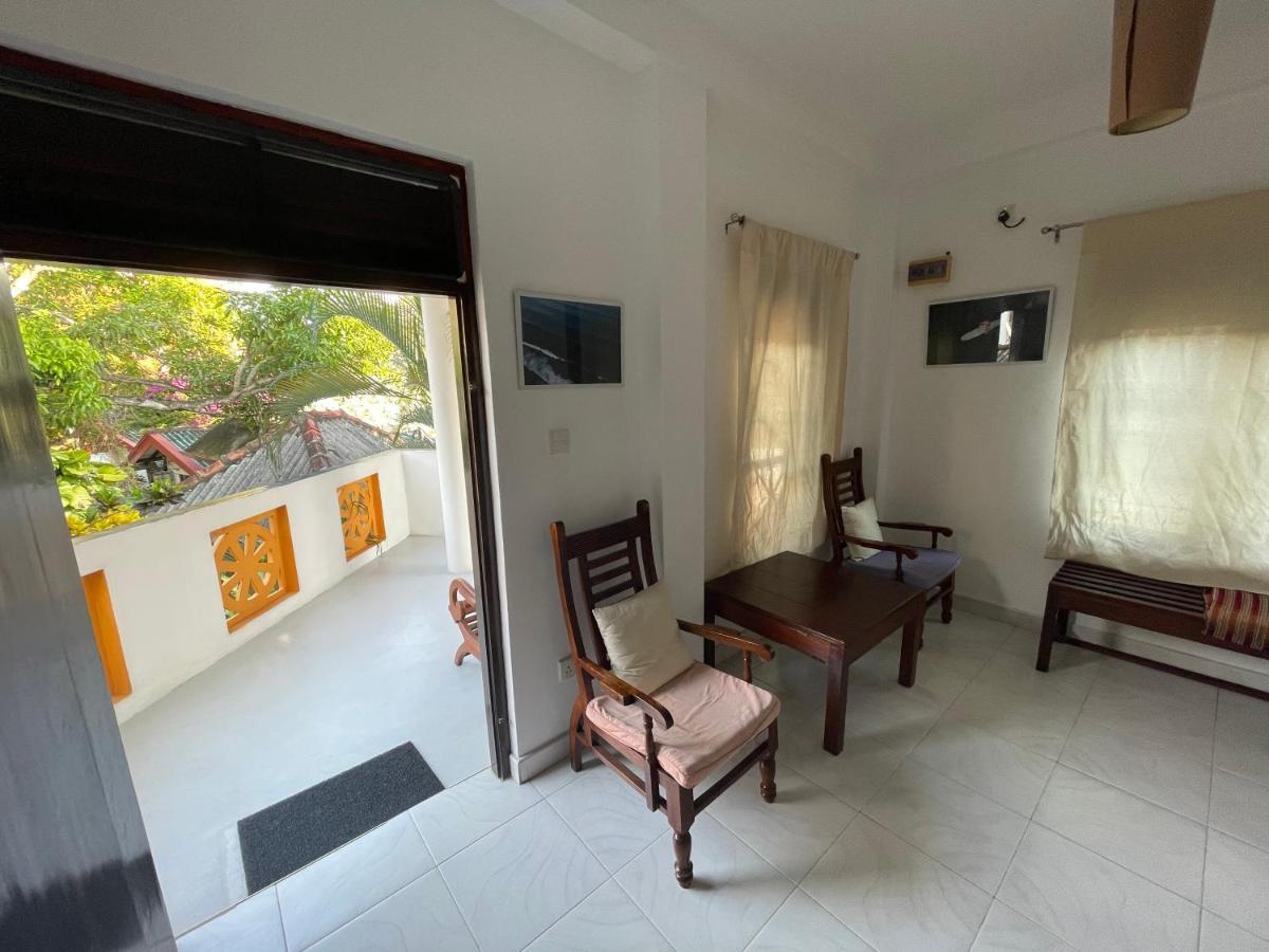 Una Beach Hotel & Olu Cafe Unawatuna Exteriör bild